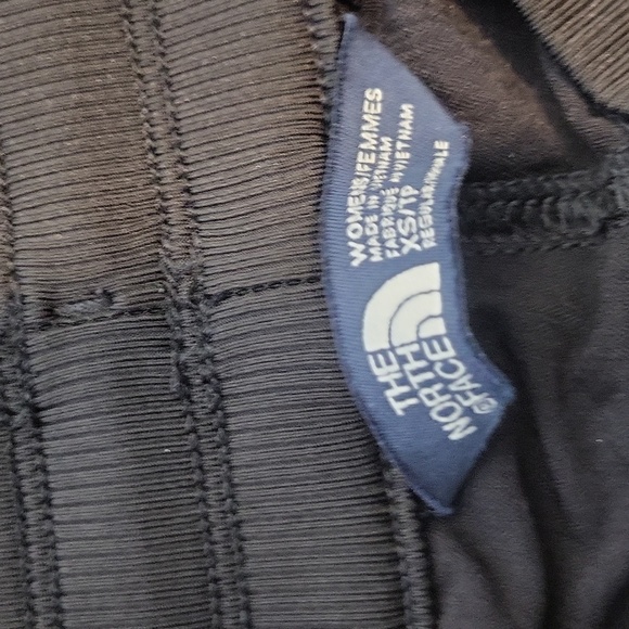 THE NORTH FACE Black Aprodite 2.0 Capris - Picture 4 of 16